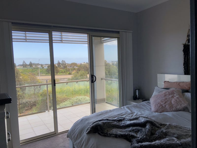 Townhouse living at its best 6