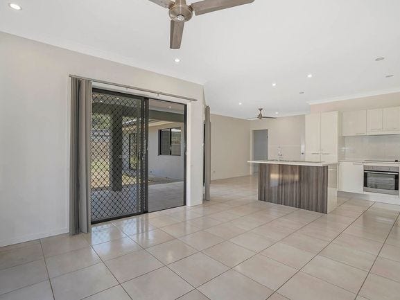 Near New – Spacious Luxury 7