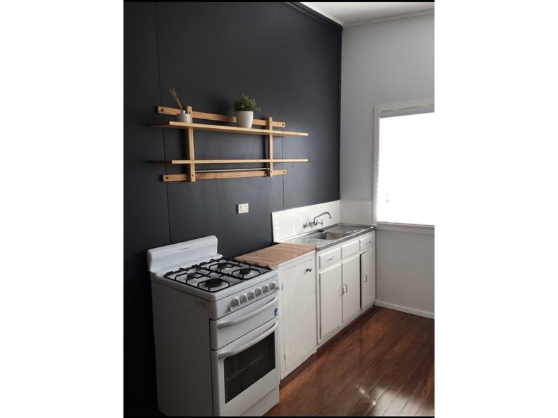 Woolloongabba Converted Queenslander Flat