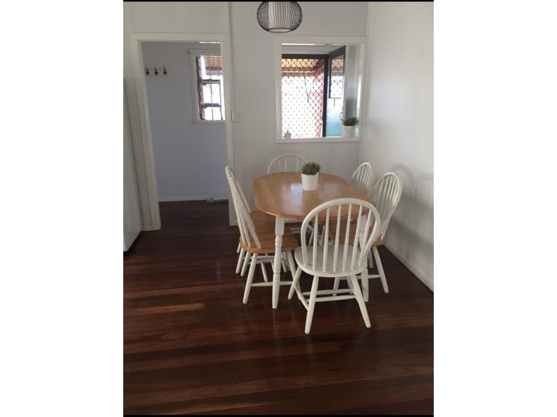 Woolloongabba Converted Queenslander Flat 3