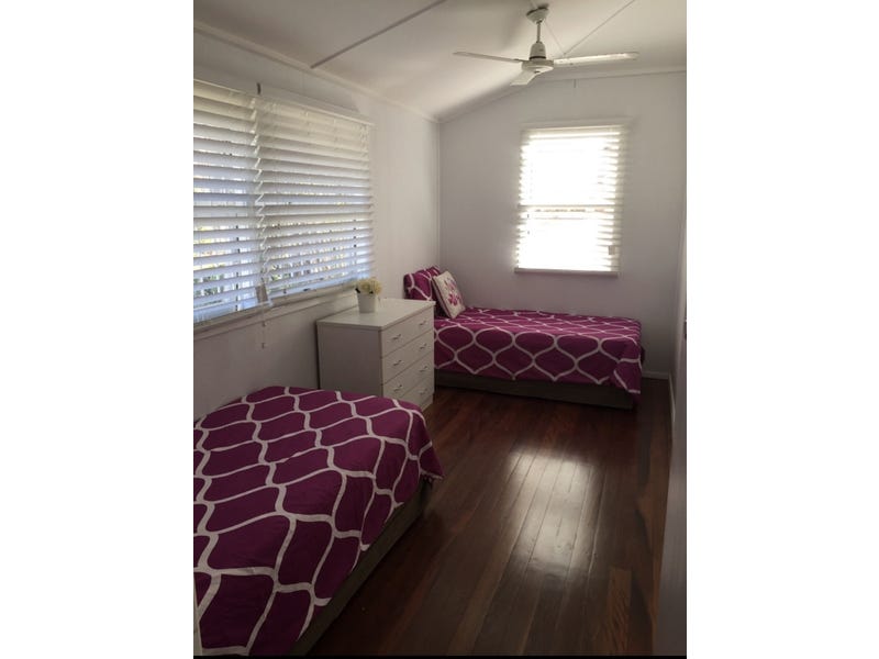 Woolloongabba Converted Queenslander Flat 4