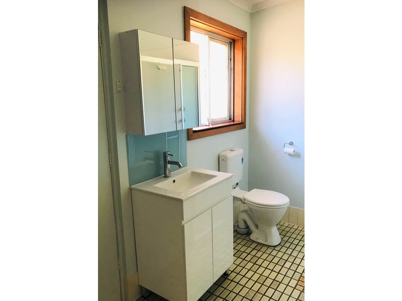 1 bedroom unit with great 7
