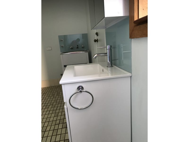 1 bedroom unit with great 9