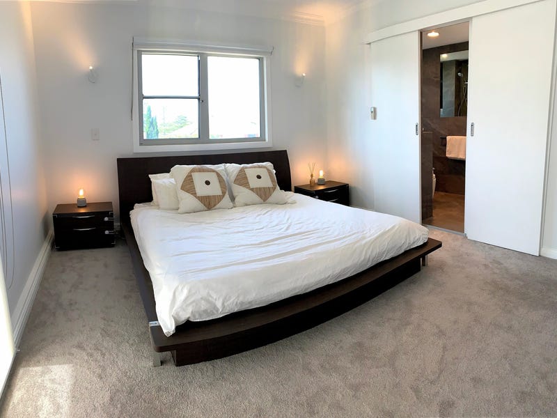 Spectacular Harbourside Living 12