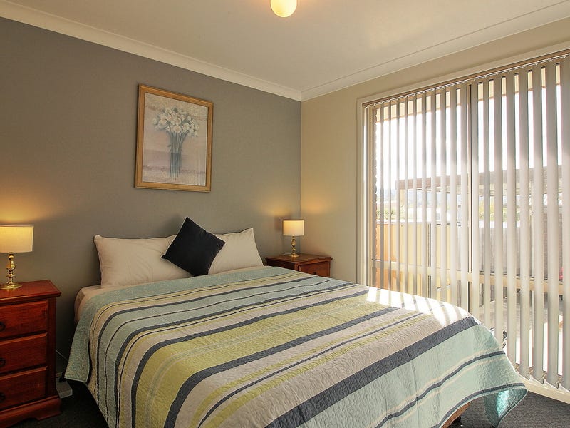 Modern immaculate 2 bedroom Villa 4