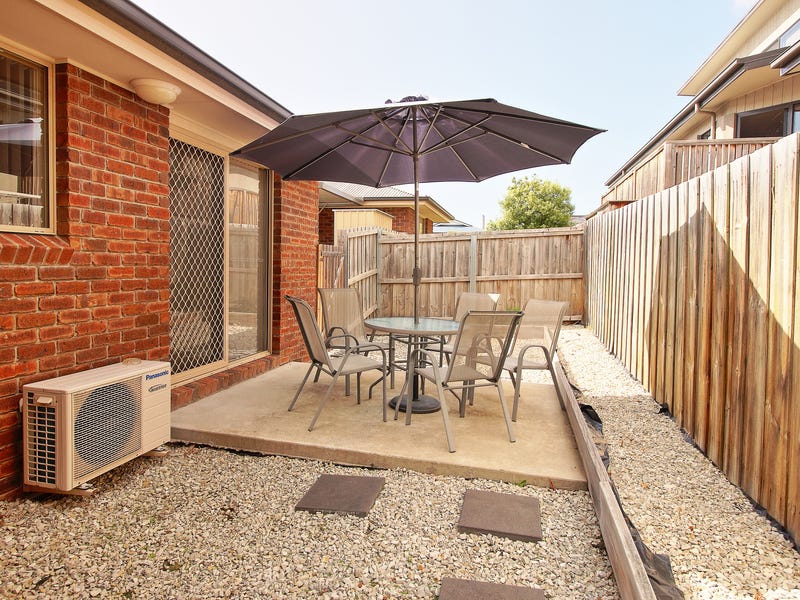 Modern immaculate 2 bedroom Villa 7