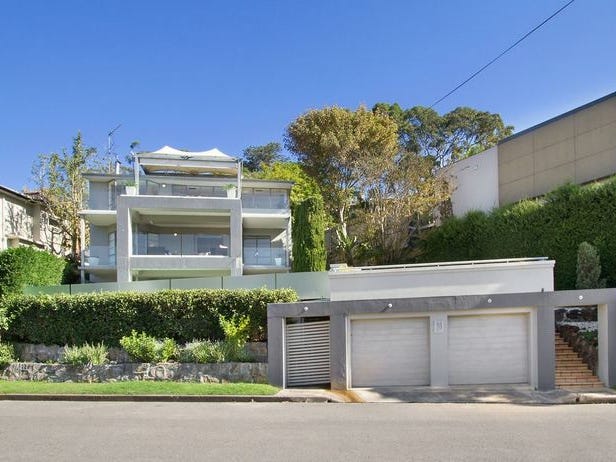Elegant North Facing House With Fabulous Water View
