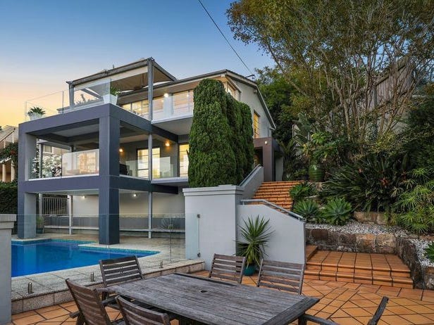 Elegant North Facing House With 2