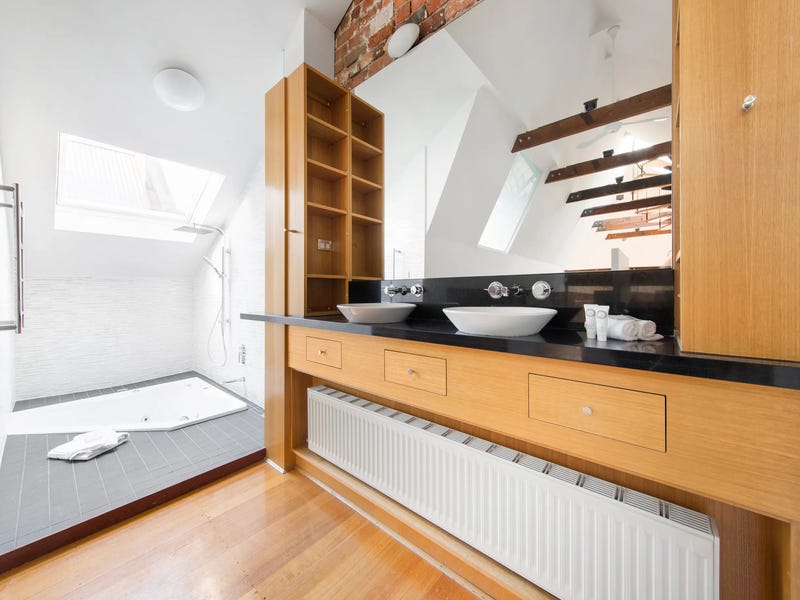Spectacular furnished/unfurnished warehouse terrace 9