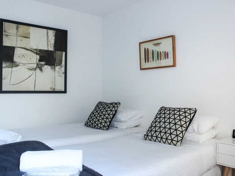 Ultra modern furnished home – 18