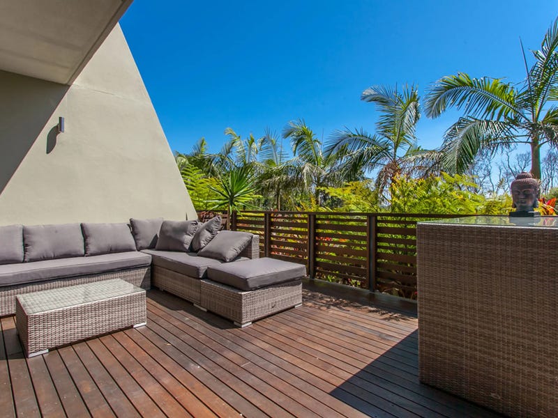 Apartment with ocean views, walking 3