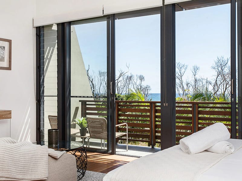 Apartment with ocean views, walking 9