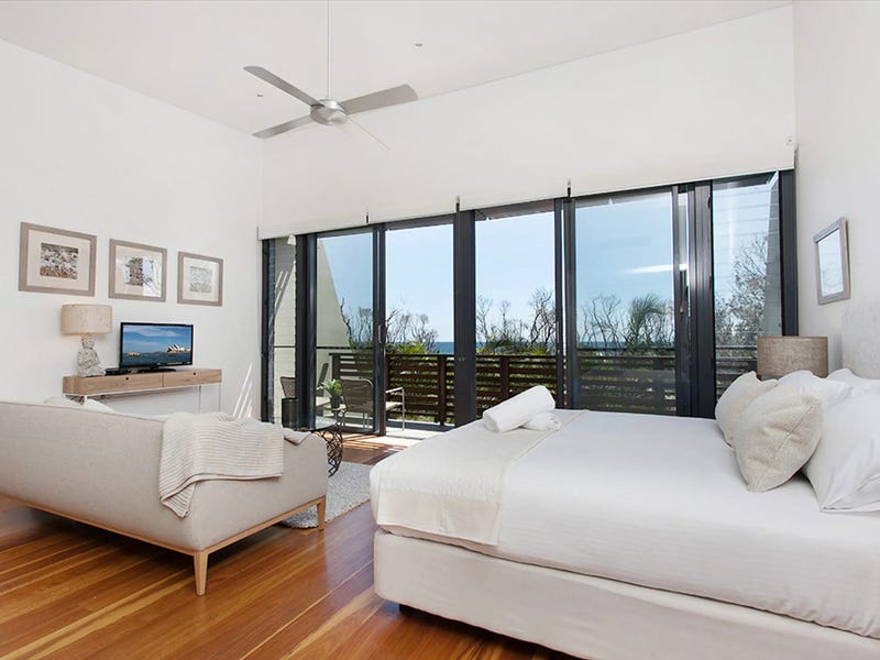 Apartment with ocean views, walking 10