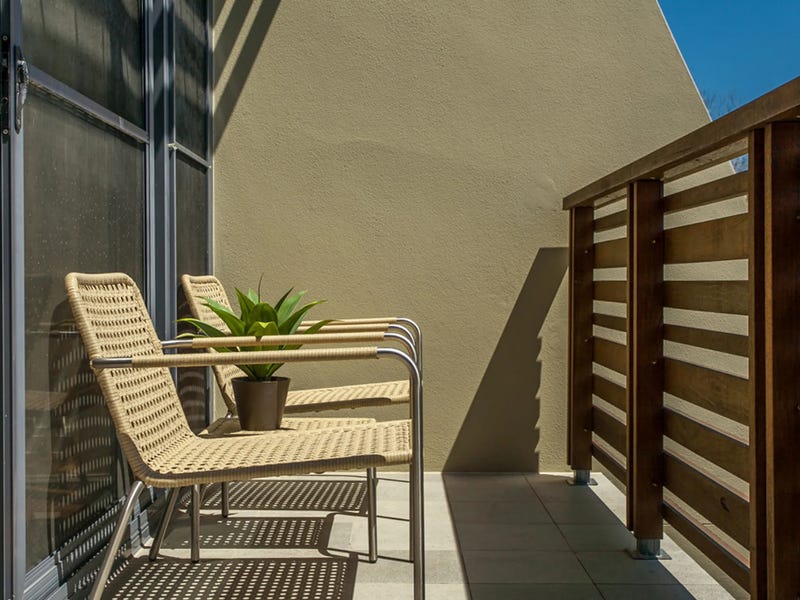 Apartment with ocean views, walking 23
