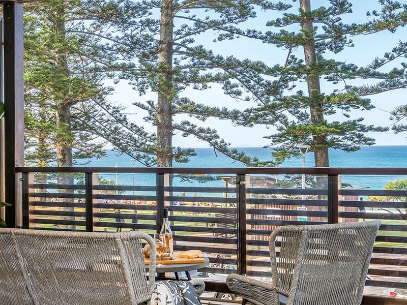 Three-bedroom apartment located in central 2