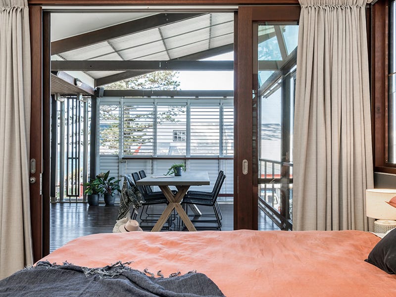 Three-bedroom apartment located in central 26