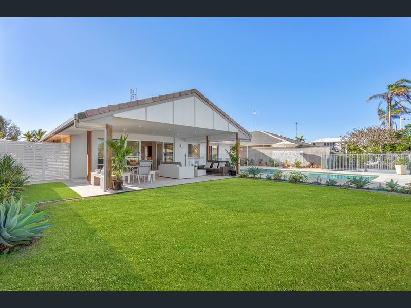 Waterfront Home 9