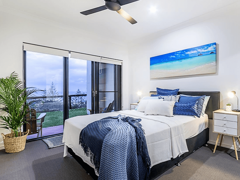 3 BEDROOM / 2 BATHROOM 10