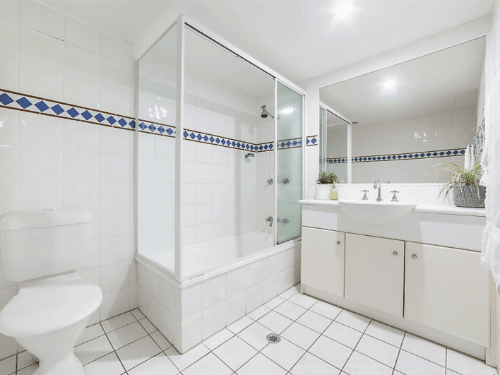 3 BEDROOM / 2 BATHROOM 13
