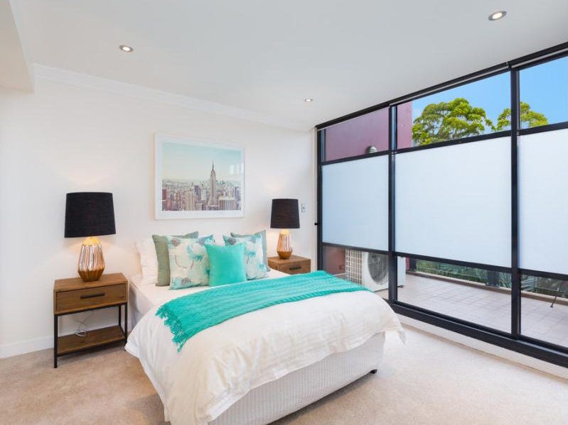 Executive 3-Bedroom 2-Storey Penthouse – 4