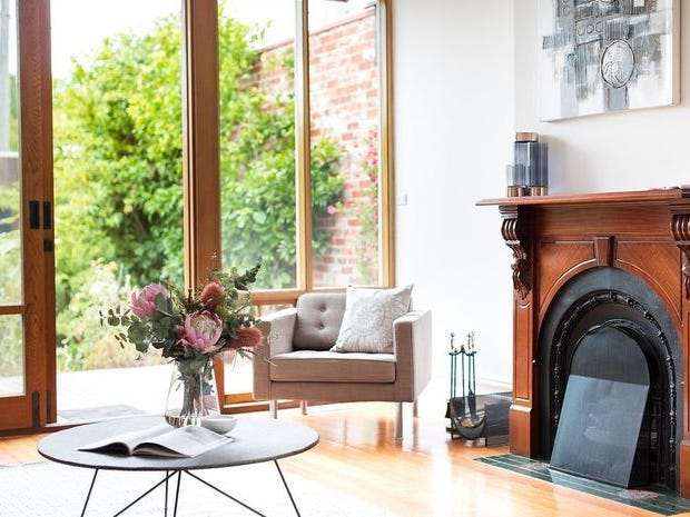 Spacious 2-Bed in Perfect Location 3