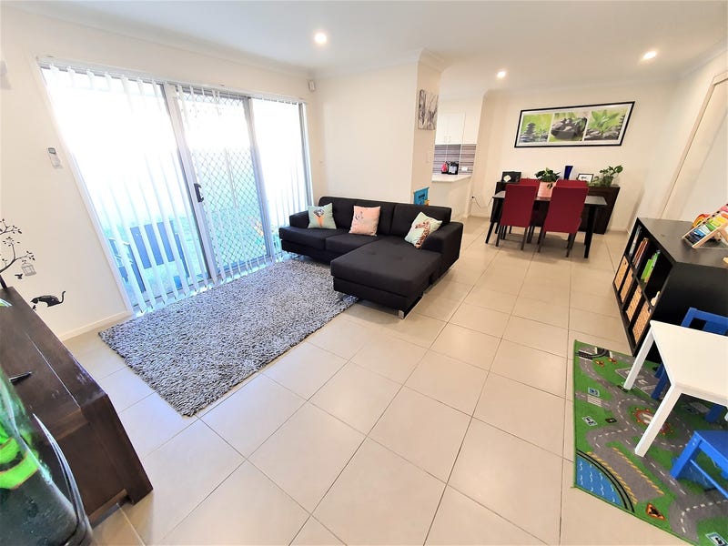 Spacious, light filled 3 bedroom 4