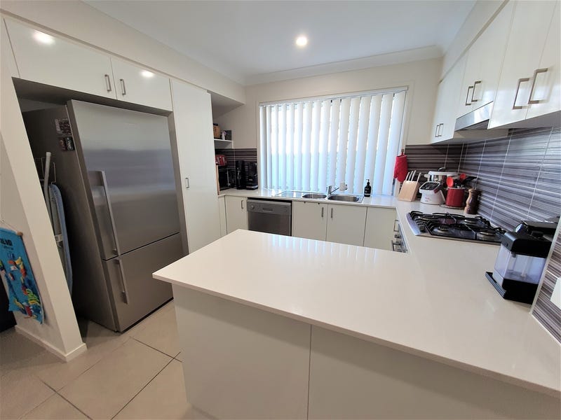 Spacious, light filled 3 bedroom 6