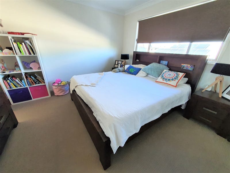 Spacious, light filled 3 bedroom 10