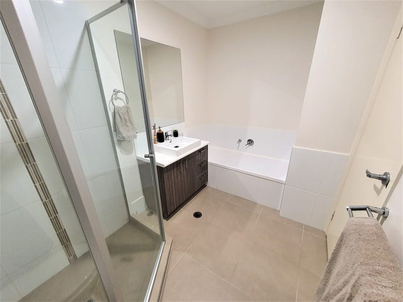 Spacious, light filled 3 bedroom 15