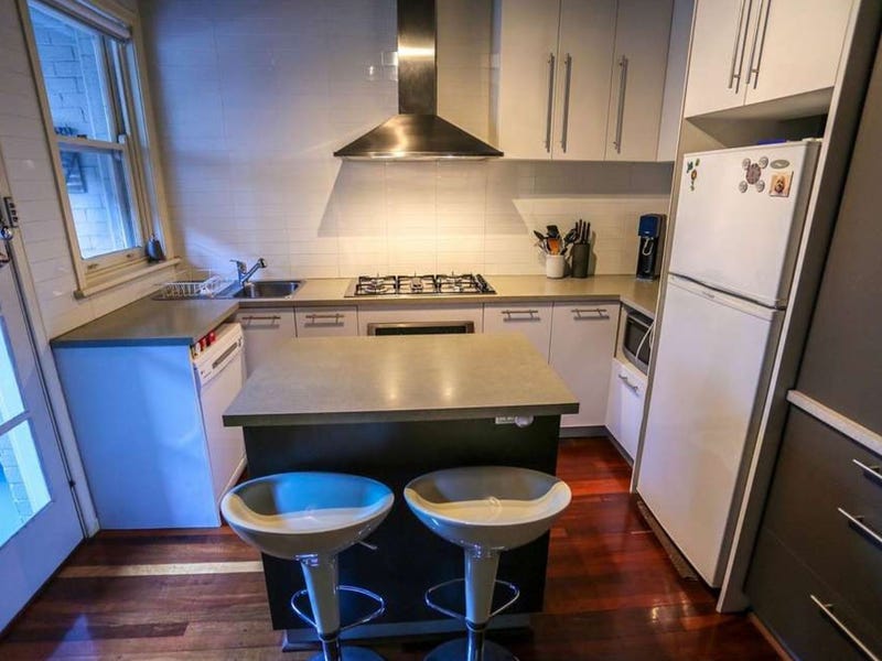 Cosy two bedroom apartment oozing 8