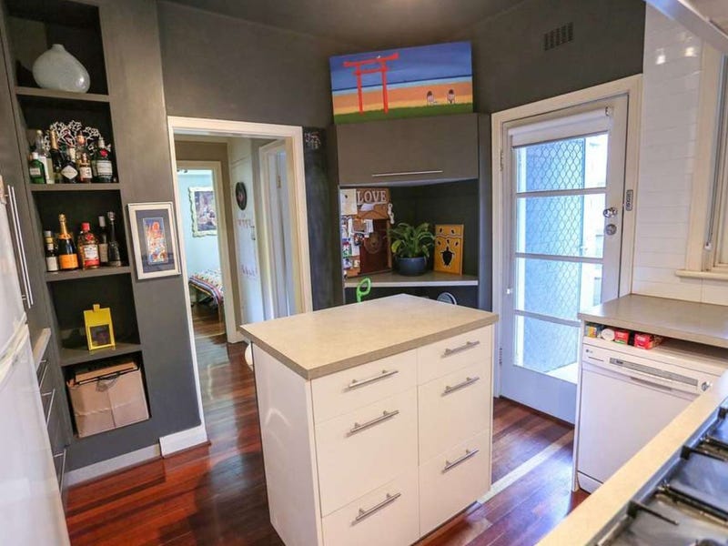 Cosy two bedroom apartment oozing 9