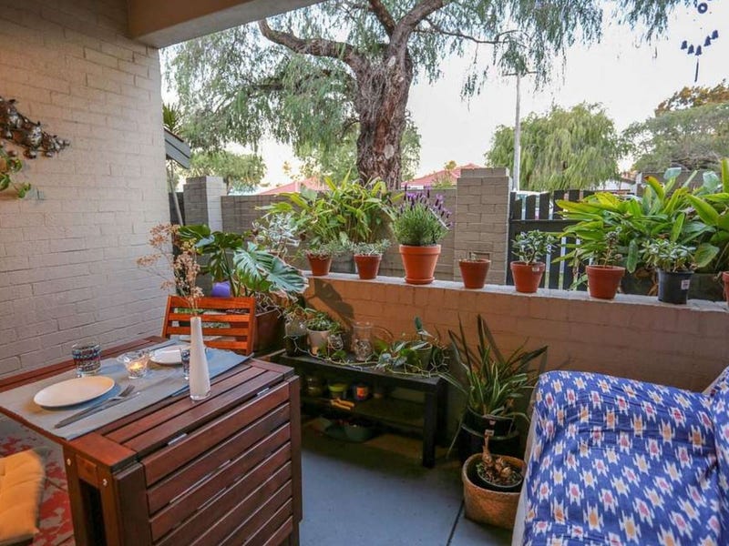 Cosy two bedroom apartment oozing 11