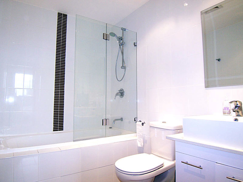 Spacious and Bright Executive Apartment 3