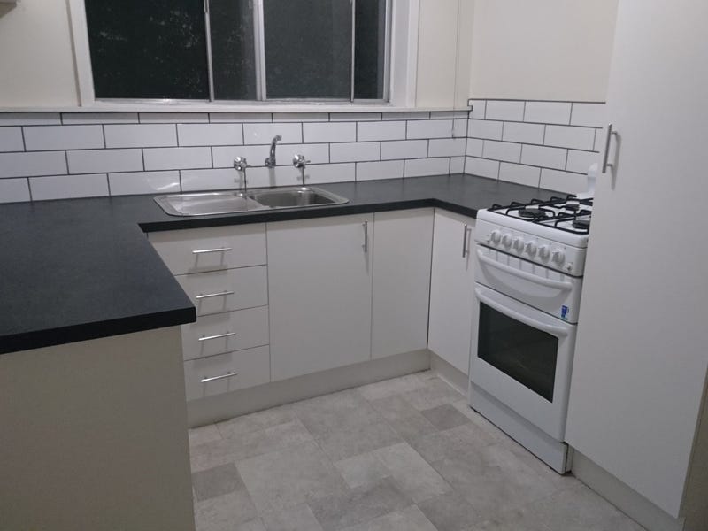 2br unit Clifton Hill close 3