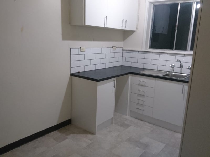 2br unit Clifton Hill close 4