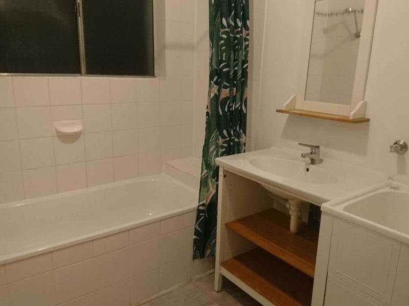 2br unit Clifton Hill close 8