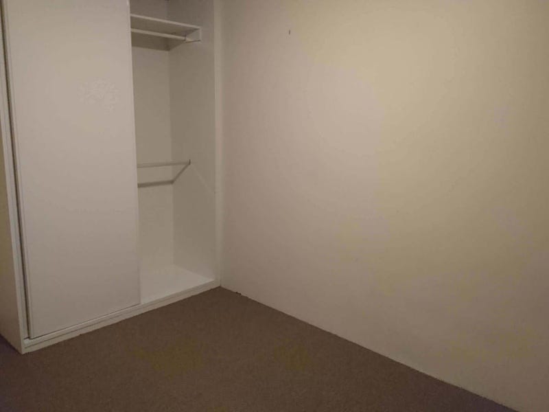 2br unit Clifton Hill close 10