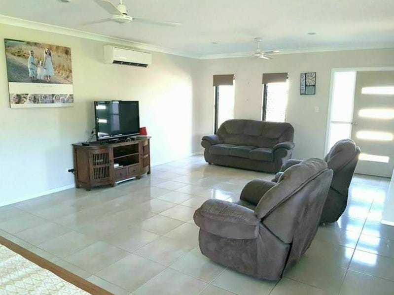 5 Bedroom House on 1 4