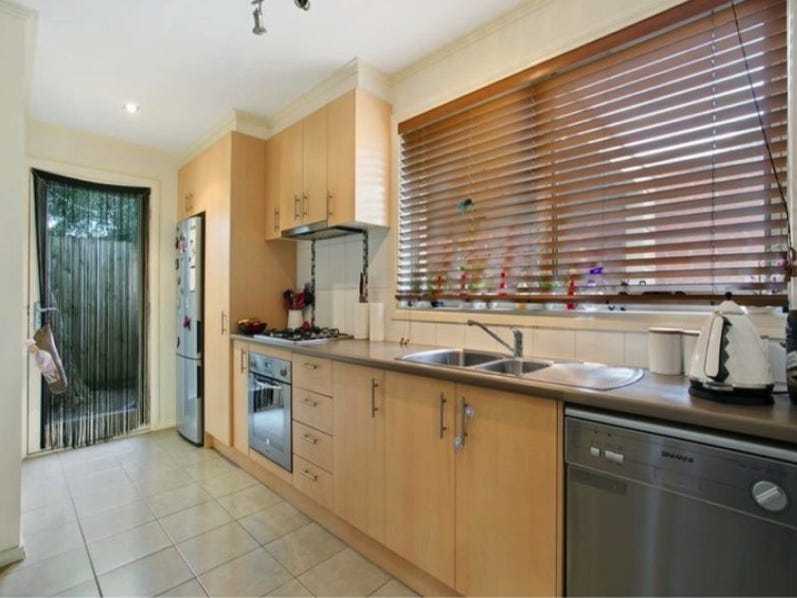 Modern 3 bedroom close to 3