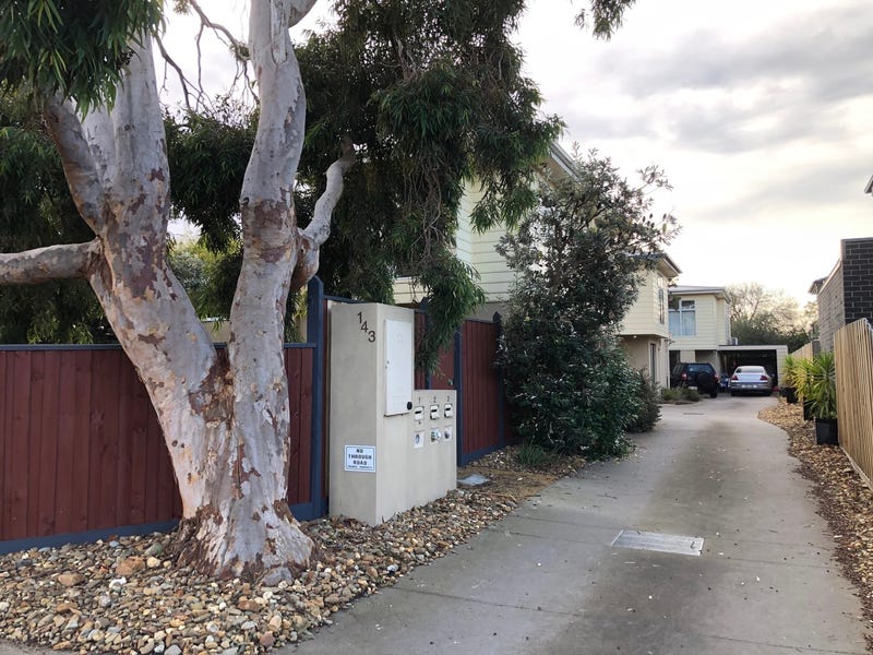 Modern 3 bedroom close to 4