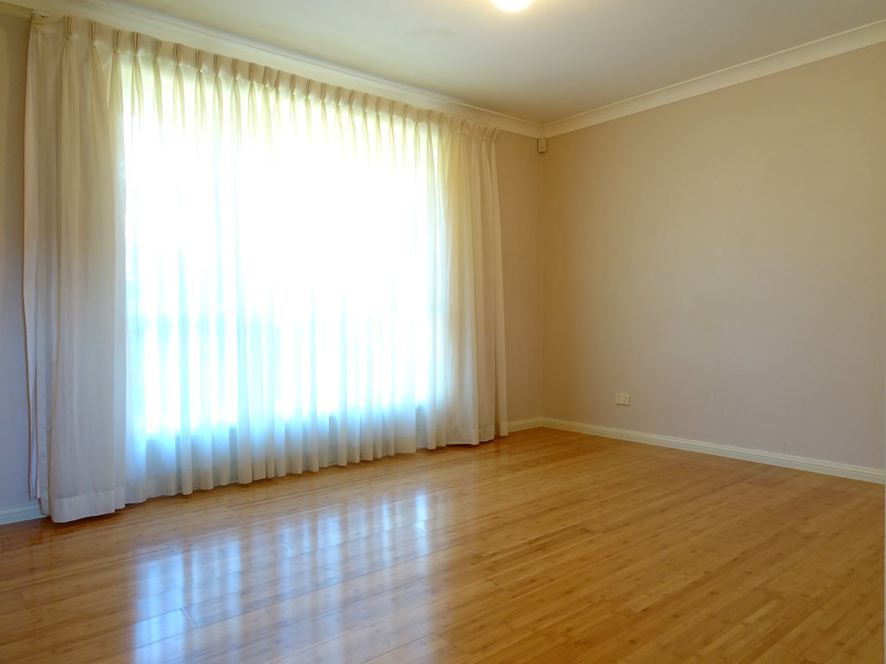 Freestanding House with Sunny North-facing 5