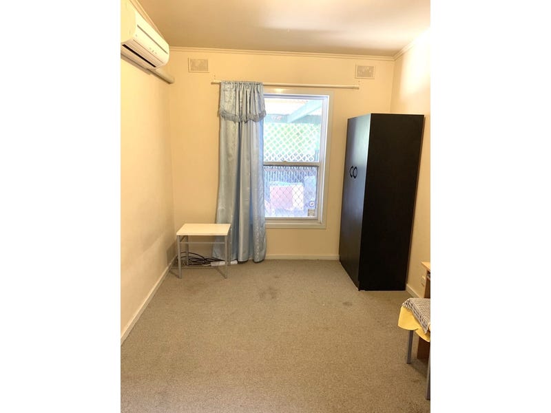3 bed 1 bath house 6