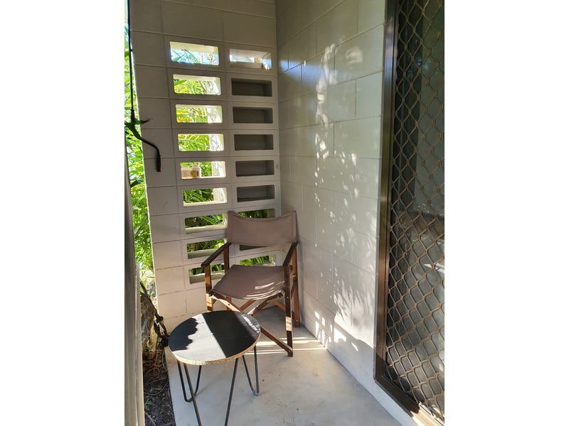 Newly refurbished 1brm unit in 2