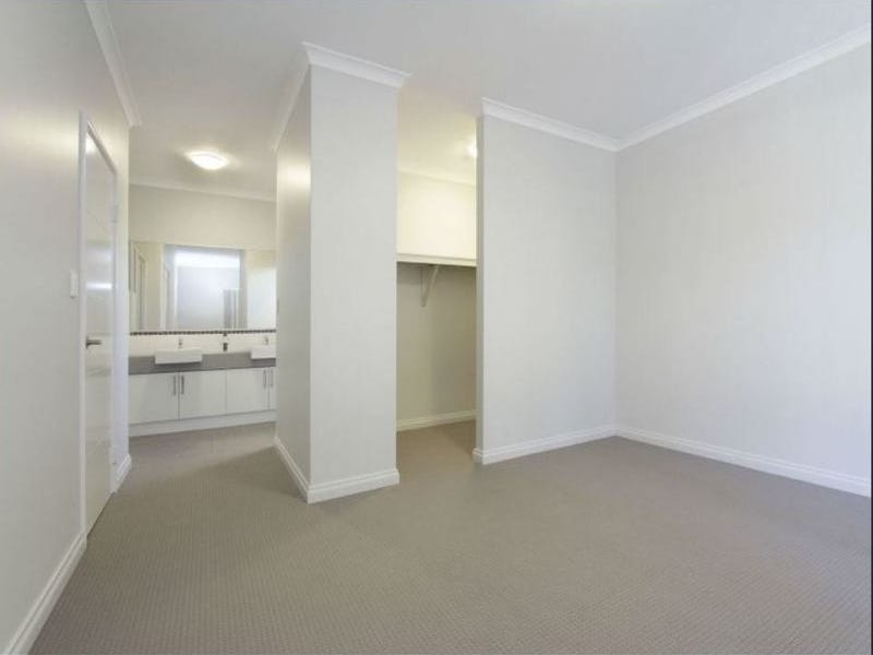 IMMACULATELY PRESENTED HOME!! 9