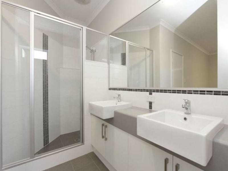 IMMACULATELY PRESENTED HOME!! 10