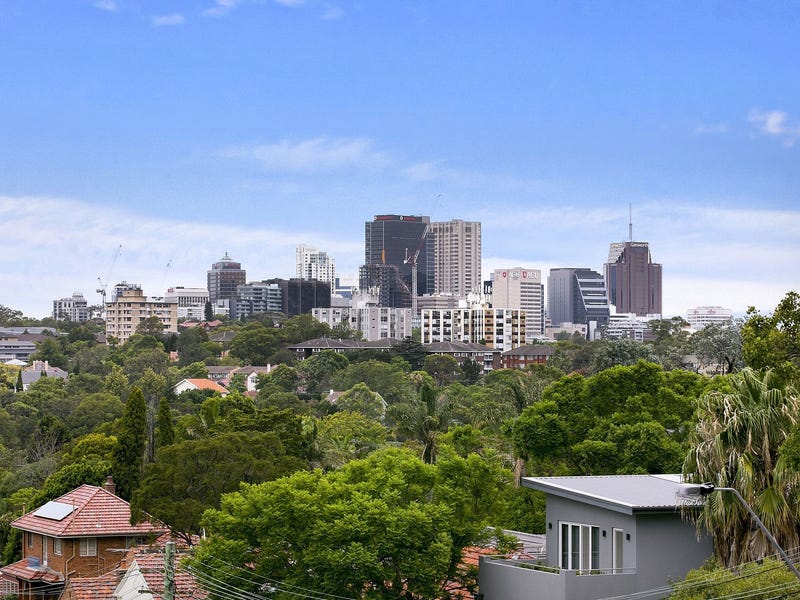 Top floor apartment with leafy 6