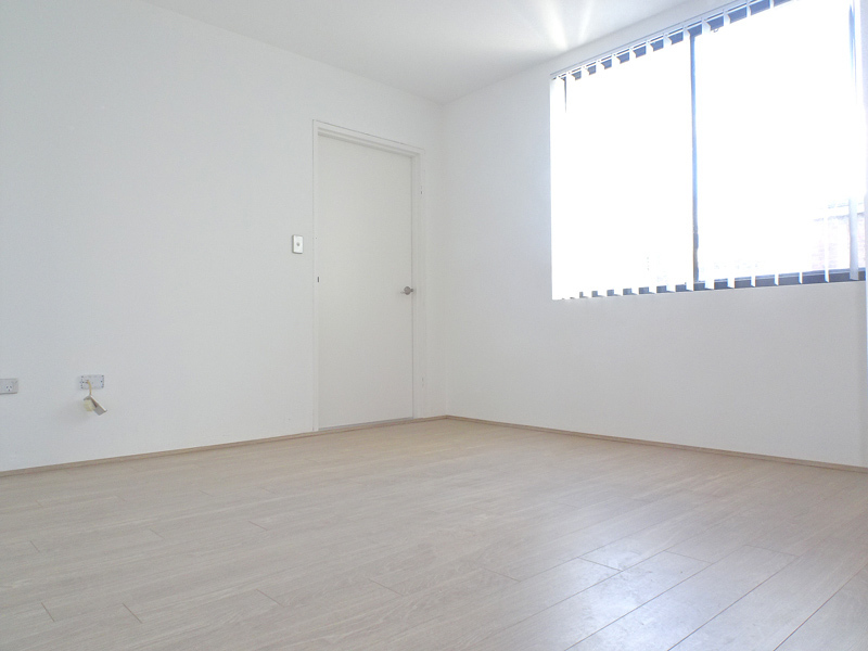 DEPOSIT TAKEN! Renovated Modern Apartment 4