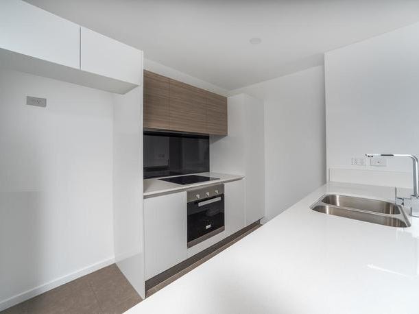 Hot Spot | Unfurnished | 6