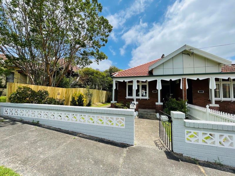 Bright Semi-House at Chatswood’s Premier 3