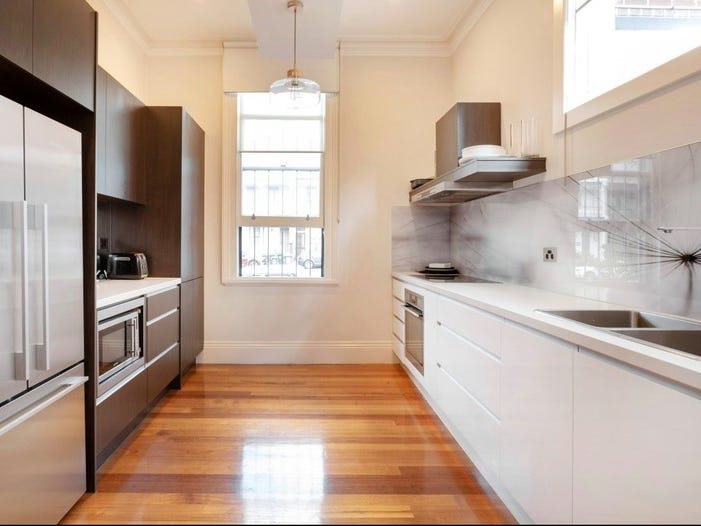 Fully furnished Townhouse in Carlton 4